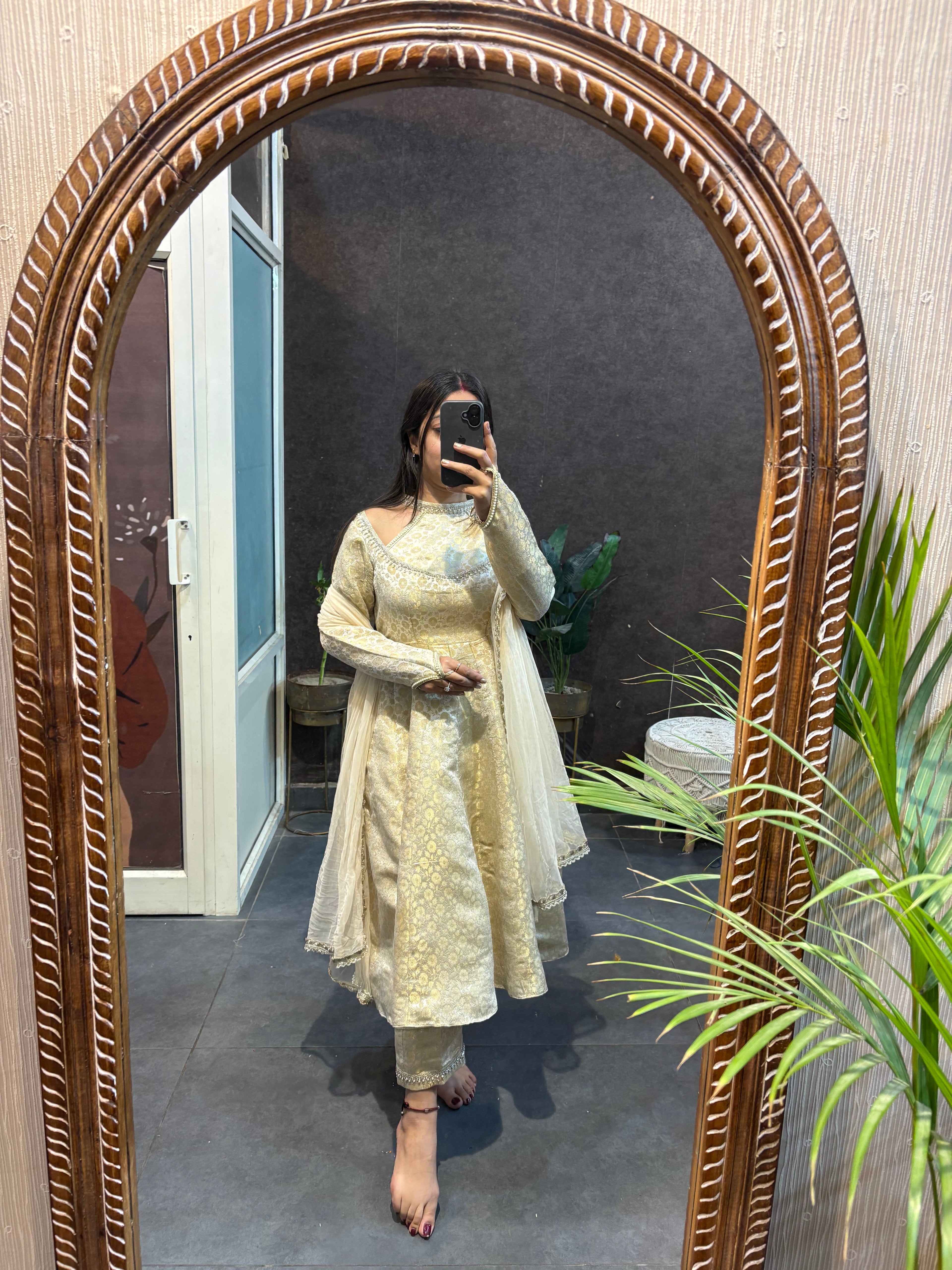 Brocade Kali set with neck detailing