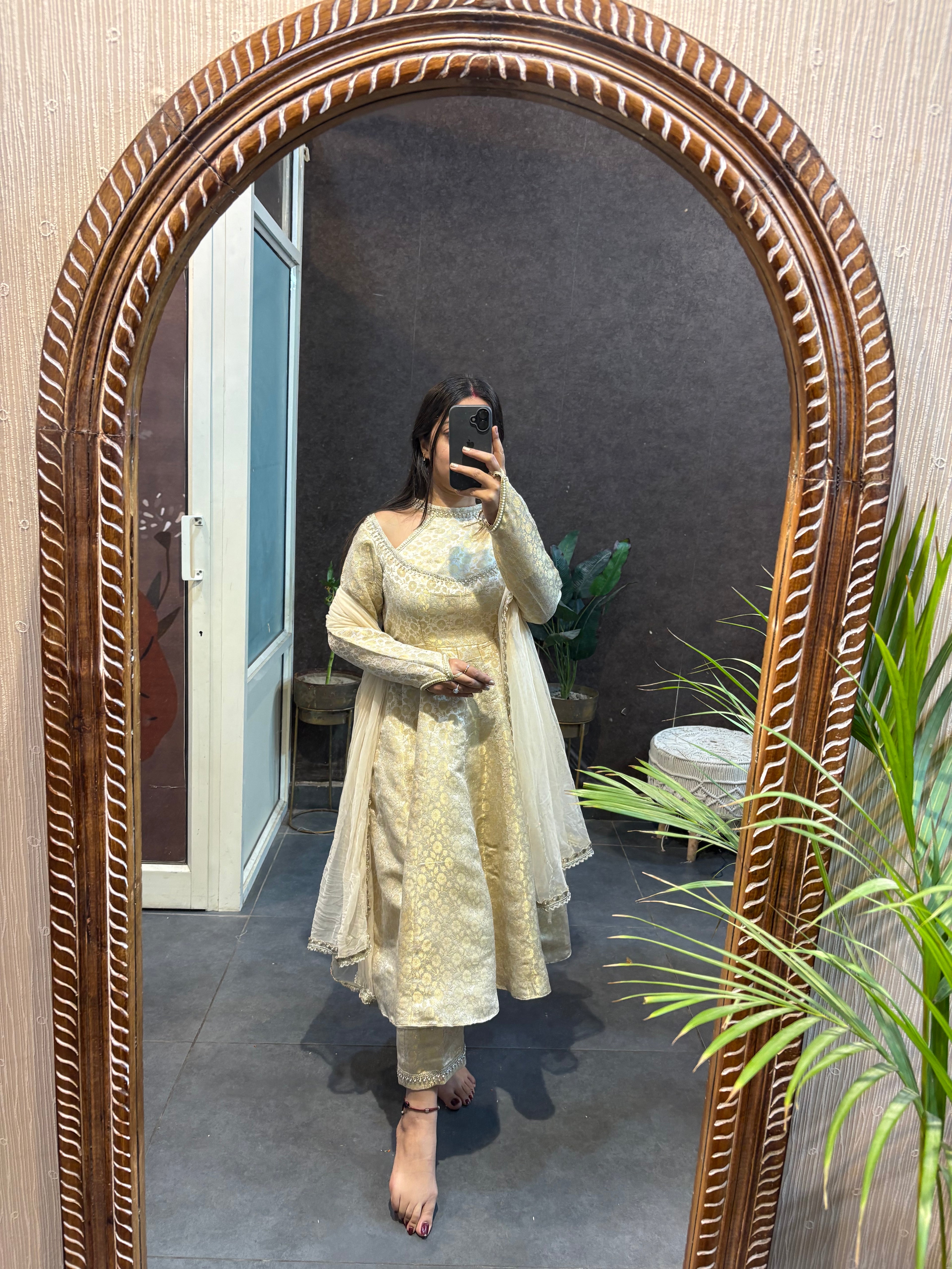 Brocade Kali set with neck detailing